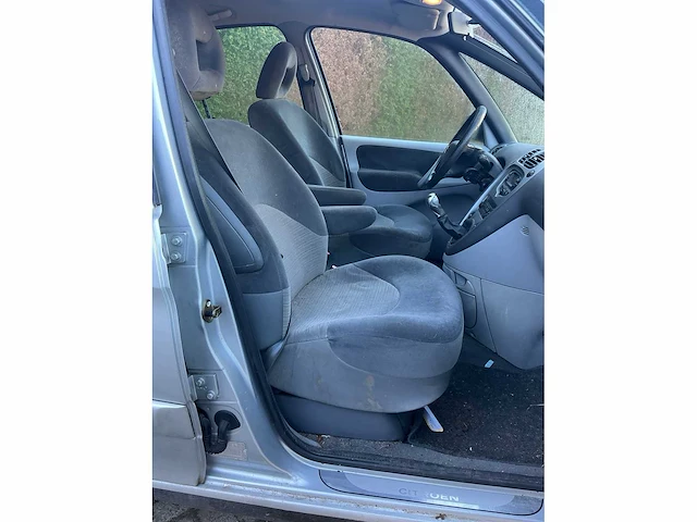 Citroen - xsara picasso - 1.8i-16v attraction - 53-rv-rv - afbeelding 20 van  22