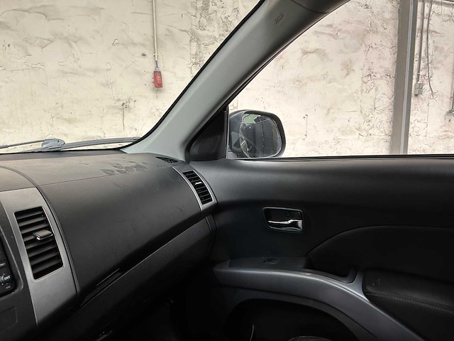 Citroen c-crosser 2.2 hdif dynamique 156pk 2008, 13-vnt-8 - afbeelding 28 van  39