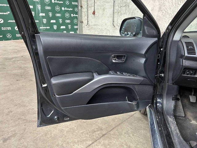 Citroen c-crosser 2.2 hdif dynamique 156pk 2008, 13-vnt-8 - afbeelding 29 van  39