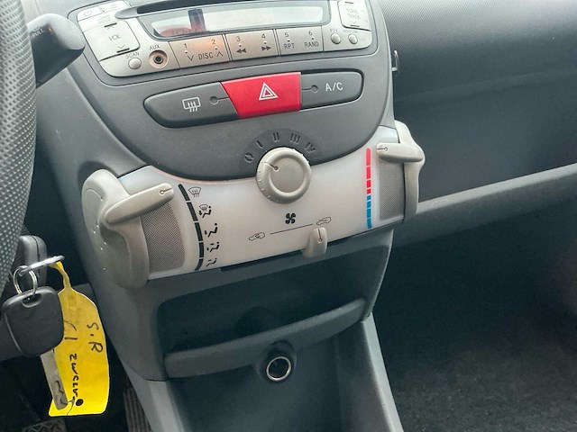 Citroen c1 1.0-12v ambiance personenauto - afbeelding 14 van  28