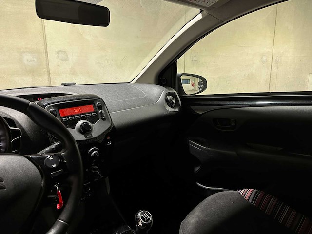 Citroen c1 1.0 vti feel 72pk 2020 (origineel-nl + 1e eigenaar), h-148-bx - afbeelding 4 van  10