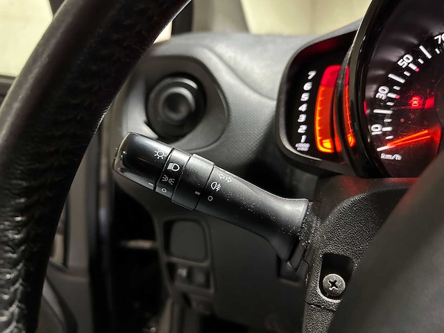 Citroen c1 1.0 vti feel 72pk 2020 (origineel-nl + 1e eigenaar), h-148-bx - afbeelding 18 van  42
