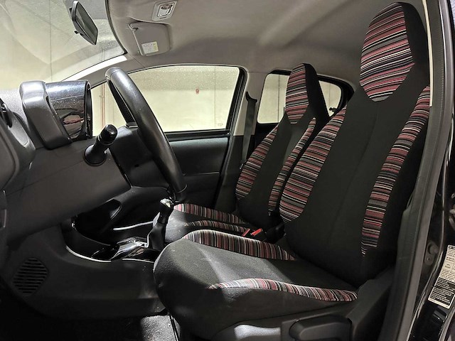 Citroen c1 1.0 vti feel 72pk 2020 (origineel-nl + 1e eigenaar), h-148-bx - afbeelding 26 van  42