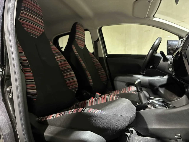 Citroen c1 1.0 vti feel 72pk 2020 (origineel-nl + 1e eigenaar), h-148-bx - afbeelding 25 van  43