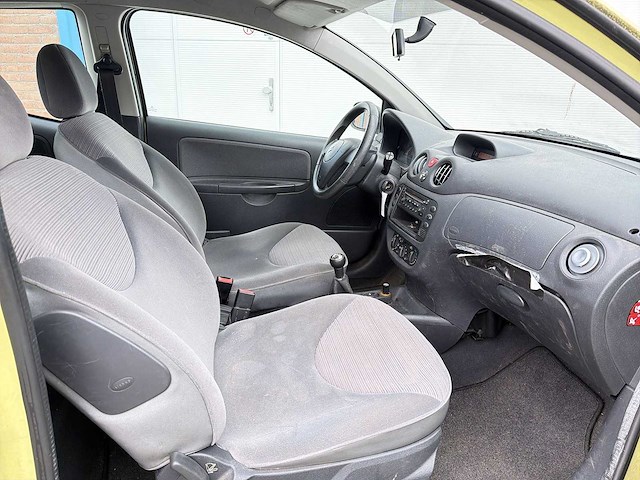 Citroen c2 1.1i attraction 2005 | 52-rs-zf - afbeelding 2 van  18