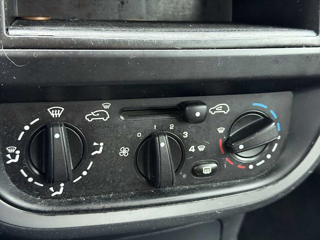 Citroen c2 1.4i vtr 2006 | 22-sp-px i - afbeelding 6 van  18