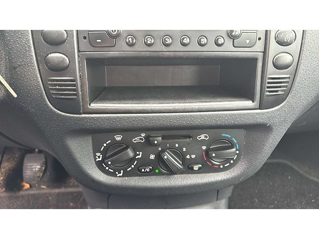 Citroen c3 1.1i différence 2004 | 99-np-pf - afbeelding 7 van  10