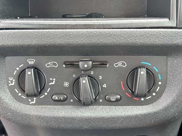 Citroen c3 1.4i différence 2004 | 45-pr-pv - afbeelding 9 van  11