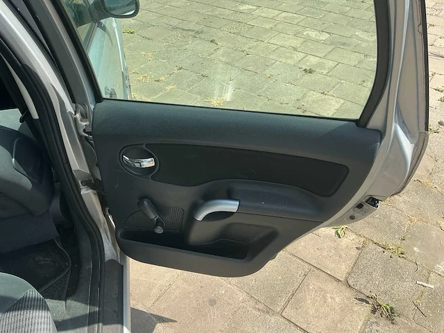 Citroen c3 1.4i différence 72-pn-vx - afbeelding 4 van  23