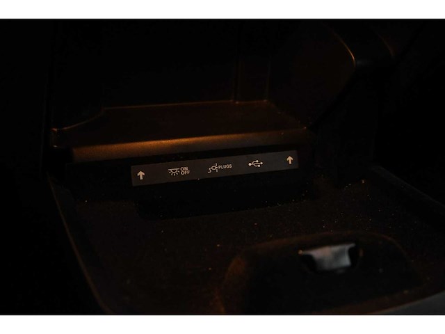 Citroën c4 picasso business 94g 1.6 bluehdi 120pk 2018 (origineel-nl), rn-018-t - afbeelding 21 van  33