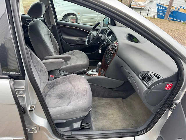 Citroen c5 2.0-16v exclusive automaat 42-jz-nj - afbeelding 17 van  20