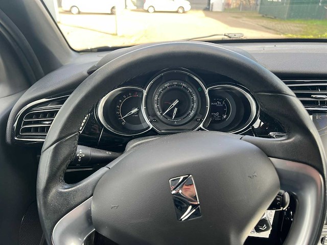 Citroen ds3 - 1.2 vti so chic , 1-kjp-53 - afbeelding 2 van  21