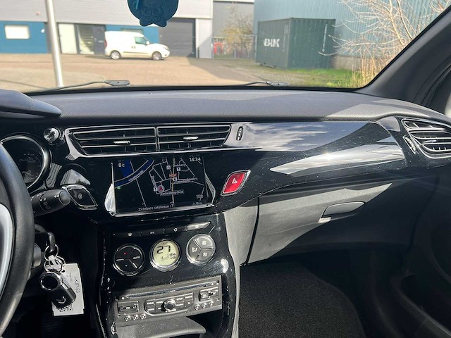 Citroen ds3 - 1.2 vti so chic , 1-kjp-53 - afbeelding 10 van  21