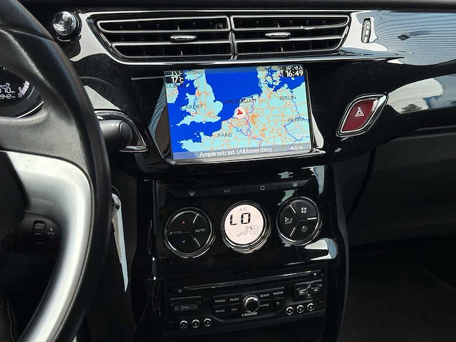 Citroën ds3 1.2 vti so chic | 7-tdn-20 - afbeelding 2 van  26