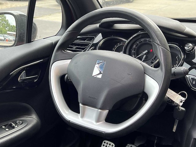 Citroen ds3 cabrio 1.2 vti chic 2013 | 7-knp-14 - afbeelding 4 van  29