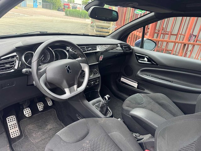 Citroen ds3 cabrio 1.2 vti chic 7-kkr-67 - afbeelding 22 van  29