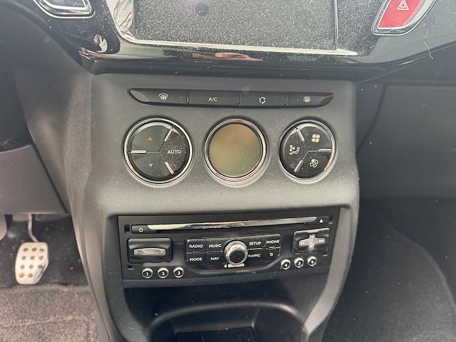 Citroen ds3 cabrio 1.2 vti chic 7-kkr-67 - afbeelding 31 van  40