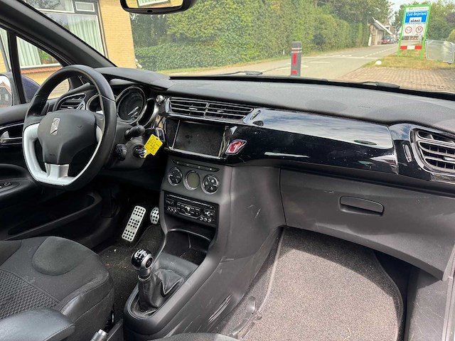 Citroen ds3 cabrio 1.2 vti chic 7-kkr-67 - afbeelding 3 van  39