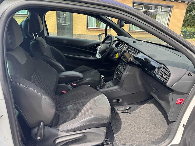 Citroen ds3 cabrio 1.2 vti chic 7-kkr-67 - afbeelding 38 van  39