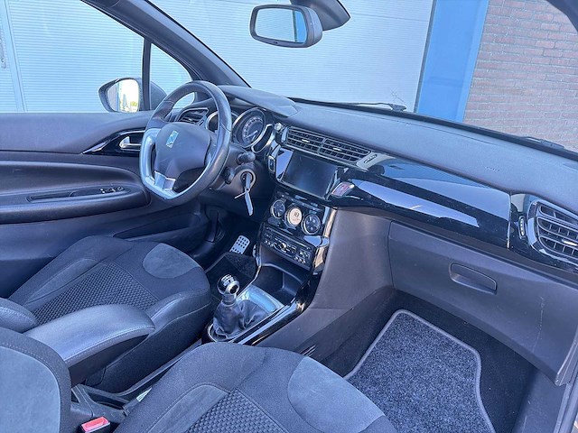 Citroen ds3 cabrio 1.2 vti so chic 2014 | 1-tzd-77 - afbeelding 16 van  22
