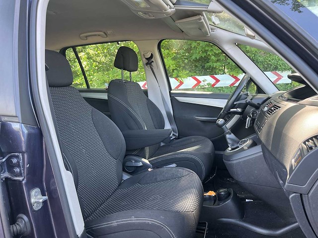 Citroen grand c4 picasso 1.6 vti dynamique 7p. car 2009 | 61-jlh-4 i - afbeelding 15 van  23