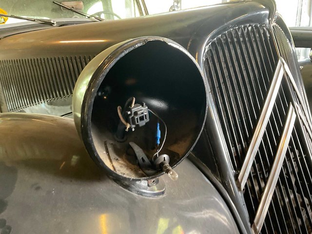 Citroën traction avant oldtimer - afbeelding 3 van  25