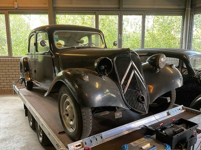 Citroën traction avant oldtimer - afbeelding 9 van  25