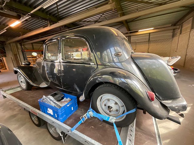 Citroën traction avant oldtimer - afbeelding 23 van  28