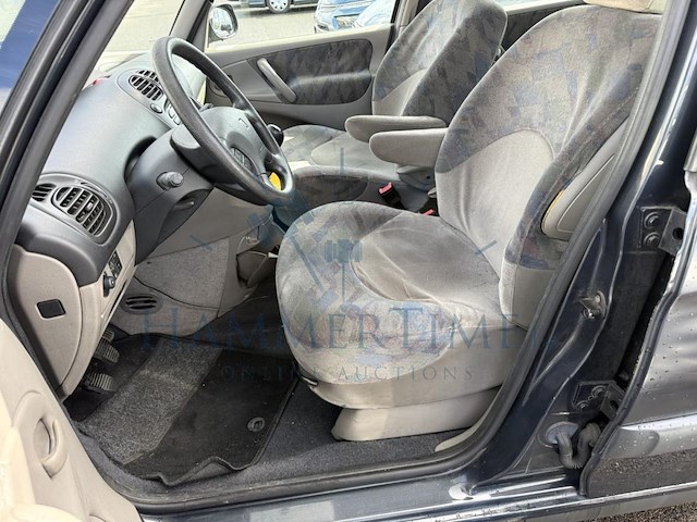 Citroen xsara picasso 1 6i exclusive, 2001 - afbeelding 2 van  35