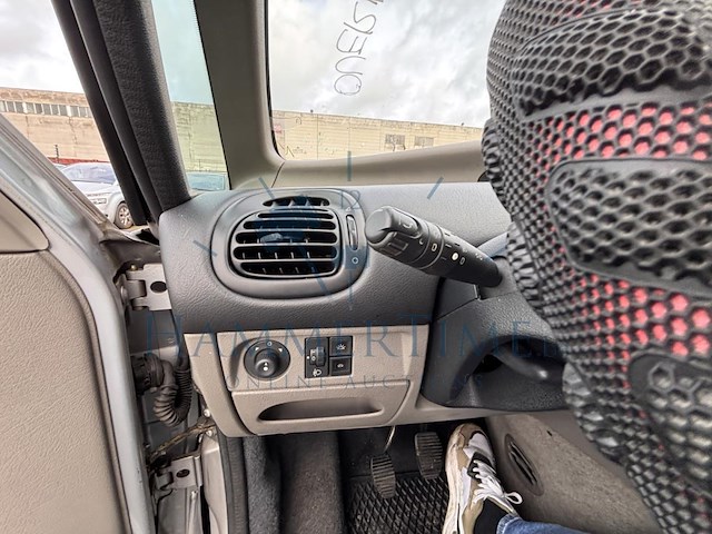 Citroen xsara picasso 2.0i exclusive 137 at,2000 - afbeelding 13 van  42