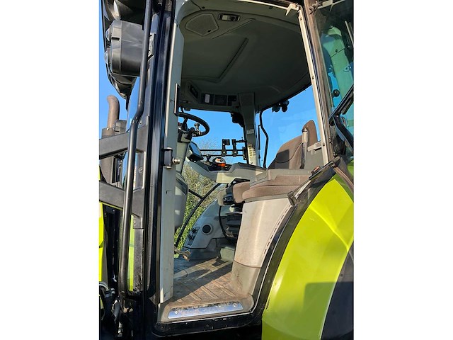 Claas - - 4-wheel drive tractor - 2016 - afbeelding 2 van  40