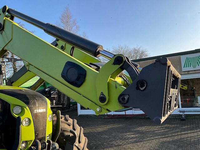 Claas - - 4-wheel drive tractor - 2016 - afbeelding 33 van  40
