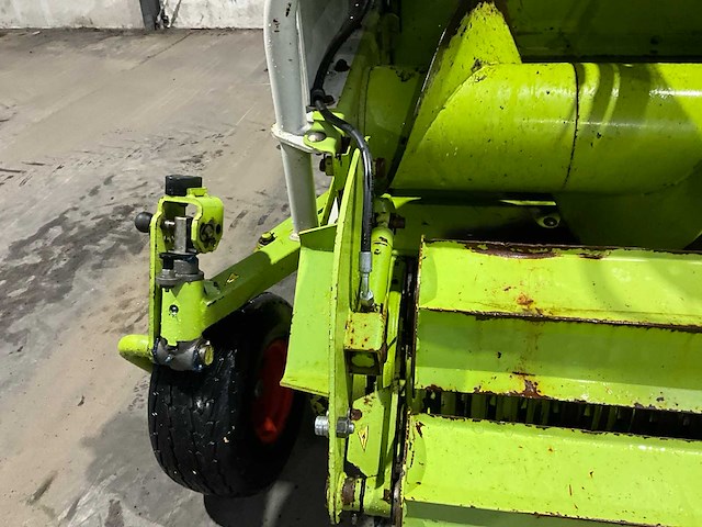 Claas pu 300 hd gras pick-up - afbeelding 14 van  25