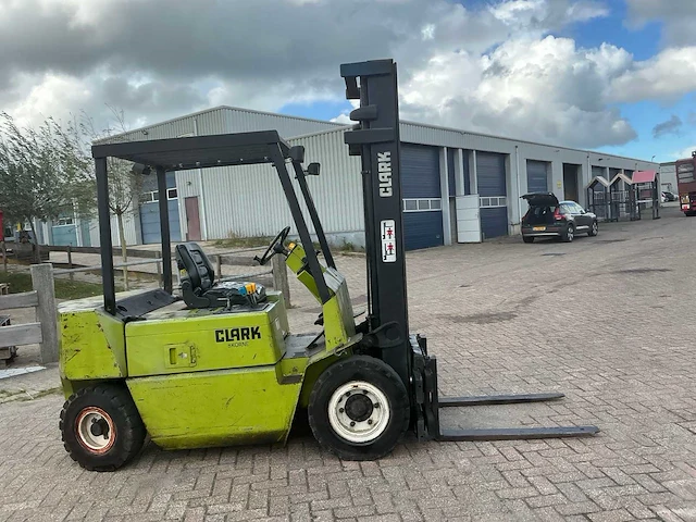 Clarck dpm 25ldiesel vorkheftruck - afbeelding 10 van  16