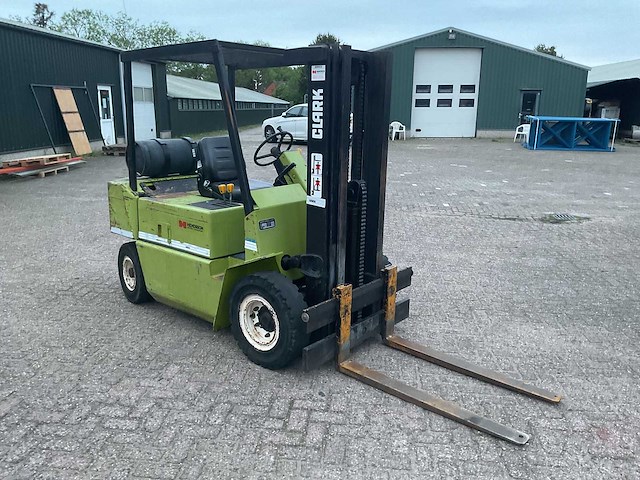 Clark gpm25n vorkheftruck - afbeelding 10 van  14