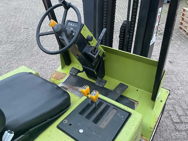 Clark gpm25n vorkheftruck - afbeelding 13 van  14