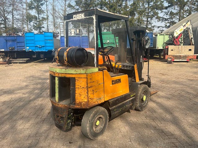 Clark gps25i vorkheftruck - afbeelding 7 van  11