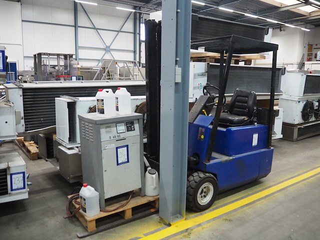 Clark - afbeelding 1 van  12