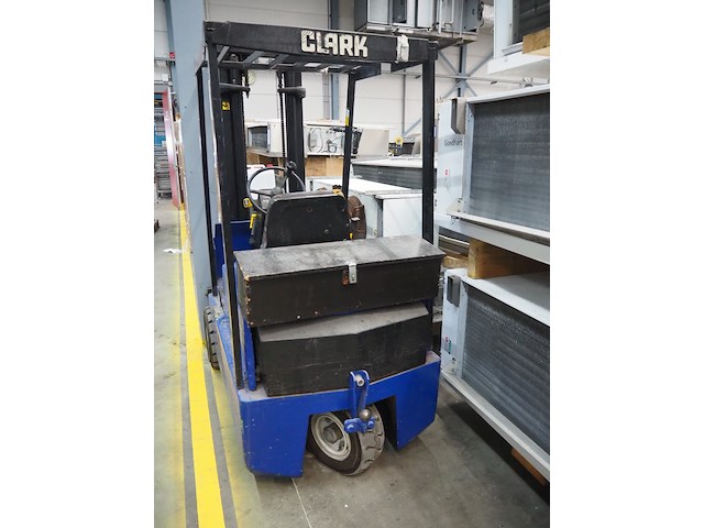 Clark - afbeelding 6 van  12