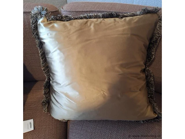 Claudi dafne sierkussen gold - 60x60vm - afbeelding 2 van  3