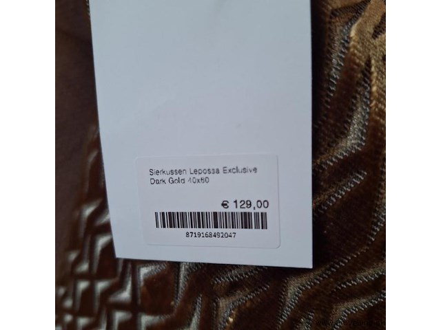 Claudi lepossa exclusive sierkussen dark gold - 40x60cm - afbeelding 2 van  2