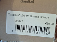 Claudi ruralla sierkussen burned orange - 50x50cm - afbeelding 2 van  2