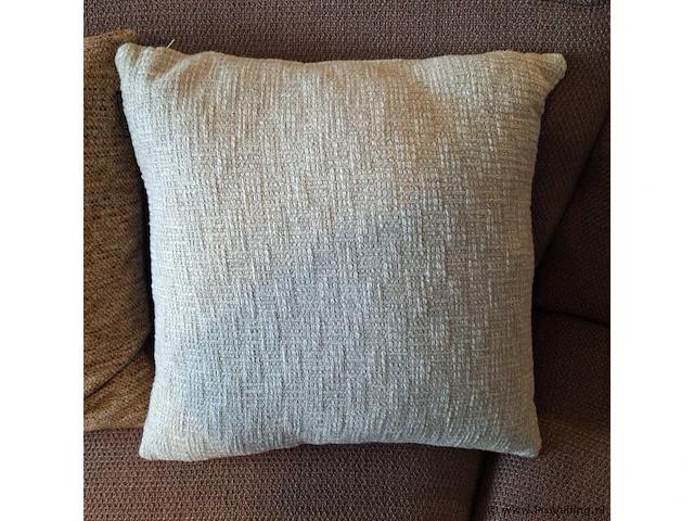 Claudi sierkussen brown - 60x60cm - afbeelding 1 van  2