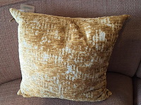 Claudi thally exclusive sierkussen gold - 50x50cm - afbeelding 1 van  3