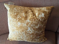 Claudi thally exclusive sierkussen gold - 50x50cm - afbeelding 1 van  3