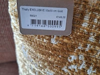 Claudi thally exclusive sierkussen gold - 50x50cm - afbeelding 3 van  3