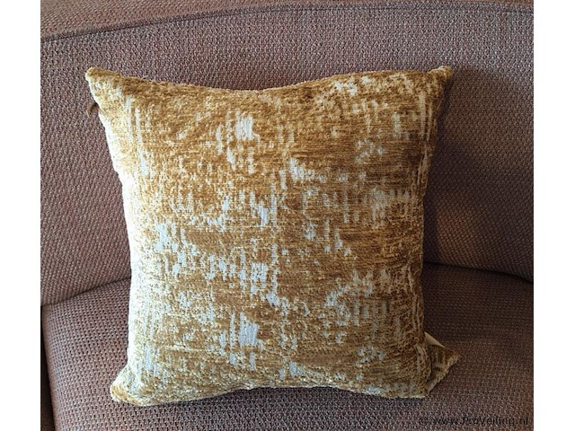 Claudi truly exclusive sierkussen gold - 50x50cm - afbeelding 1 van  2