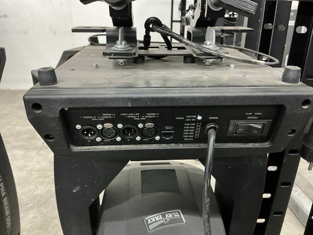 Clay paky alpha beam 300 moving head (6x) - afbeelding 4 van  7