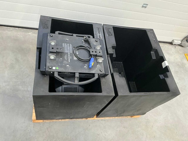 Clay paky alpha spot hpe 1500 moving head (8x) - afbeelding 2 van  2