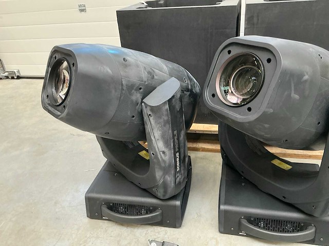 Clay paky scenius profile moving head (8x) - afbeelding 1 van  3